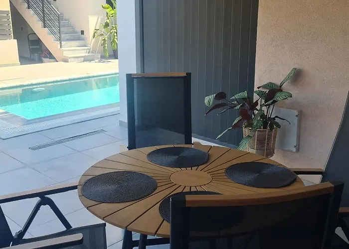 Apartamento Theros Nikiana